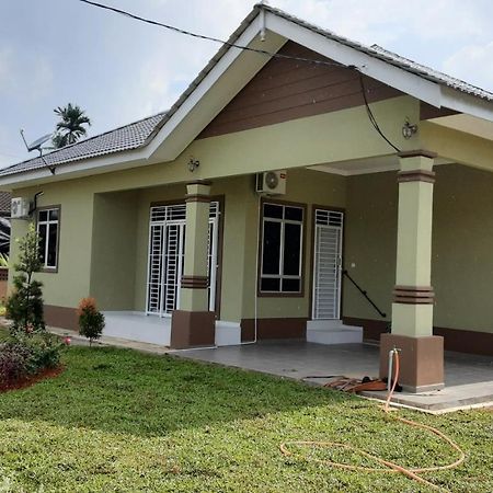 Villa Hijau Guest House Kampong Sura Tengah Ngoại thất bức ảnh